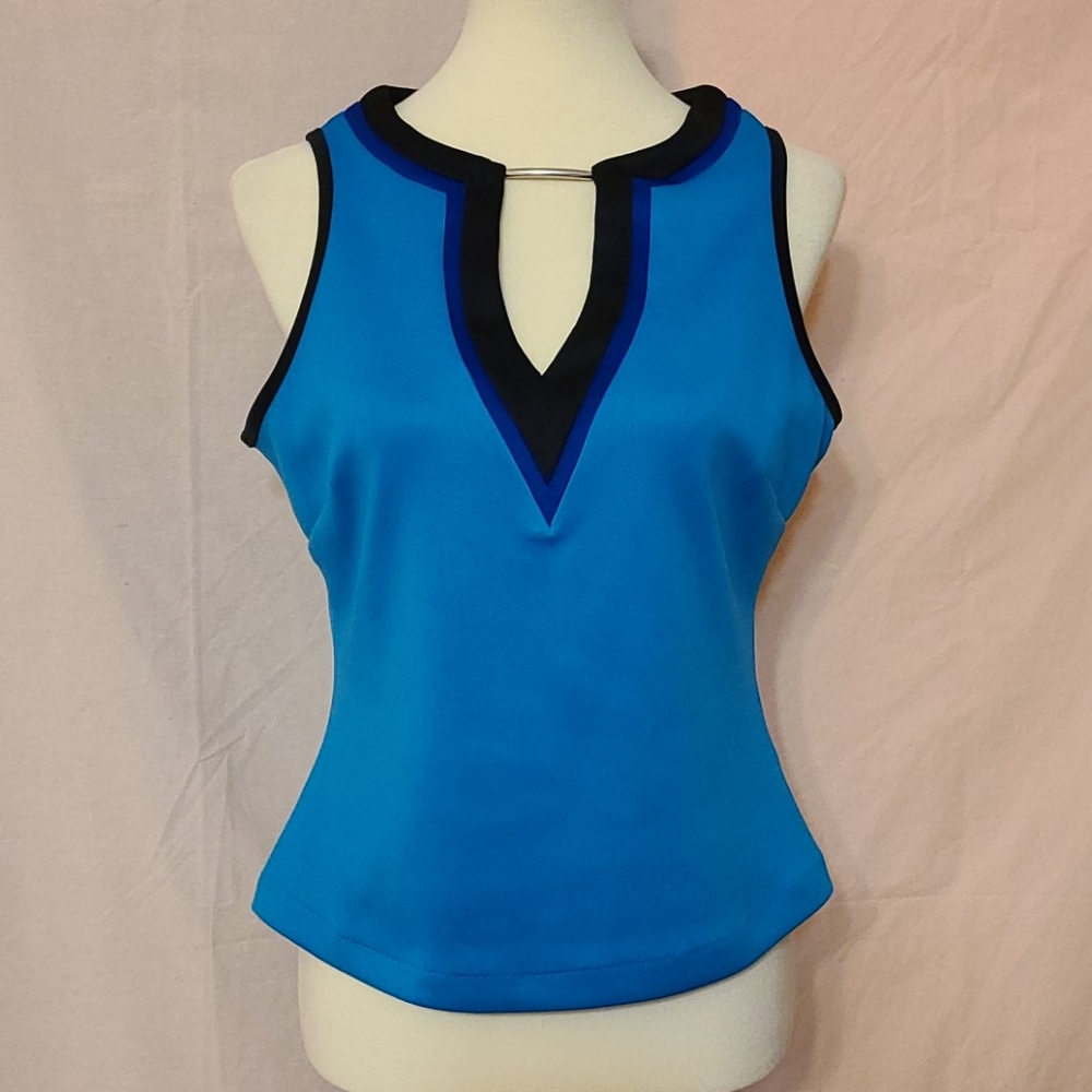 Bisou Bisou Blue and Black Keyhole Front Sleeveless Top